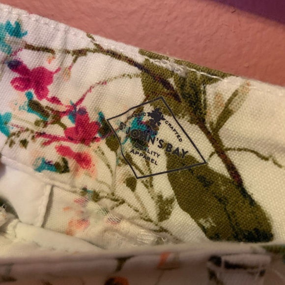 St. John’s Bay Floral Capris 12p - Picture 3 of 3